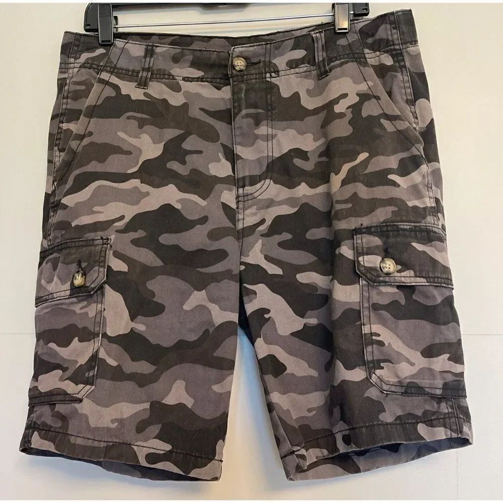 Highland Men’s Black Camouflage Cargo Short Pant Size 34